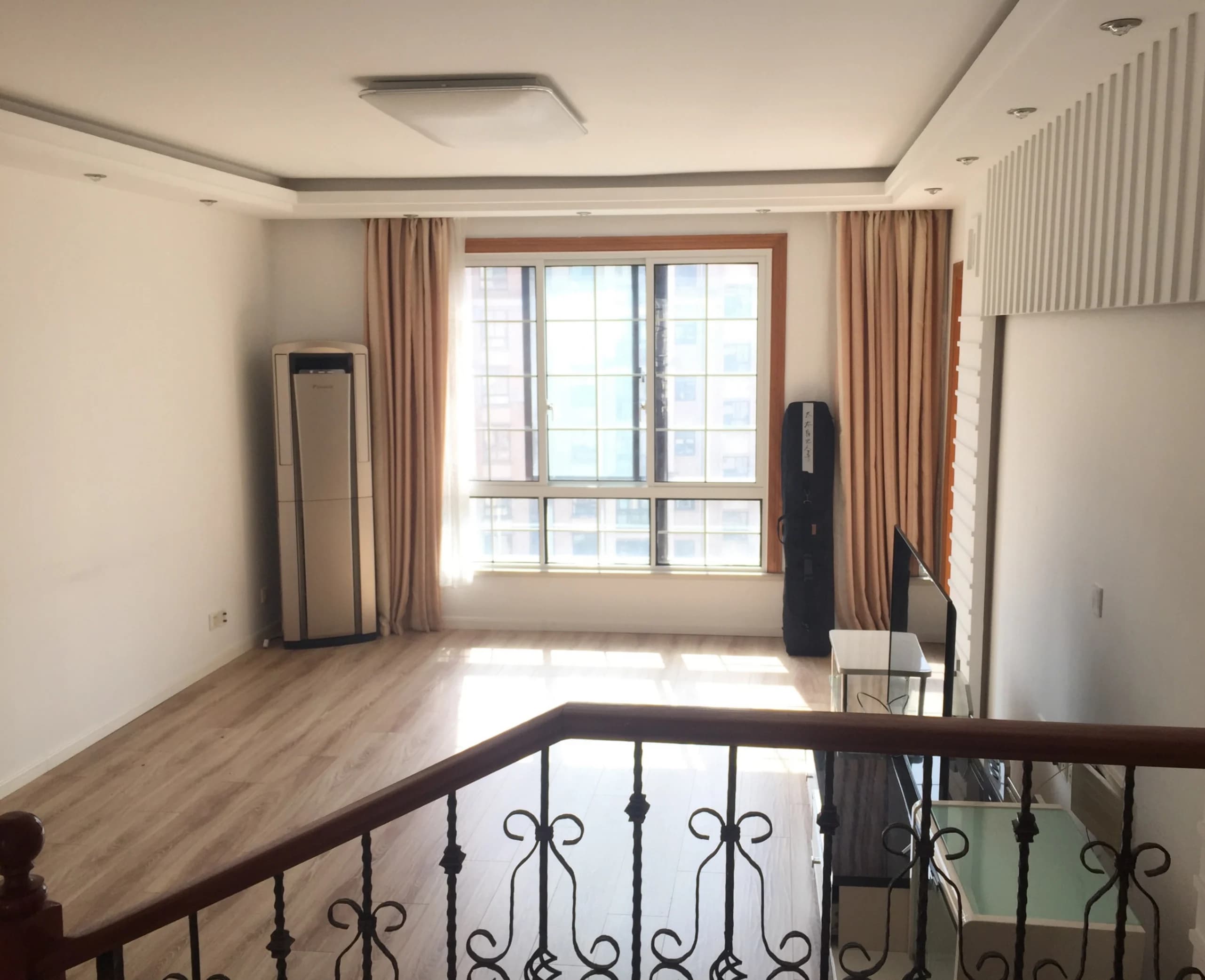 Hongquan Road, 3 bedrooms, High Floor, Near Subway