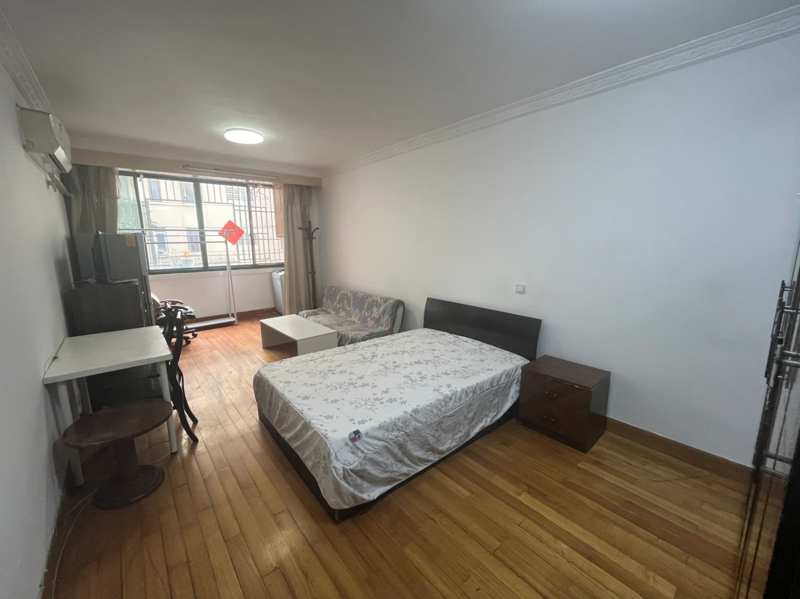 SHNU, 1 Room, 2nd floor,  Near Subway, Well-Lighted, Fully Furnished,