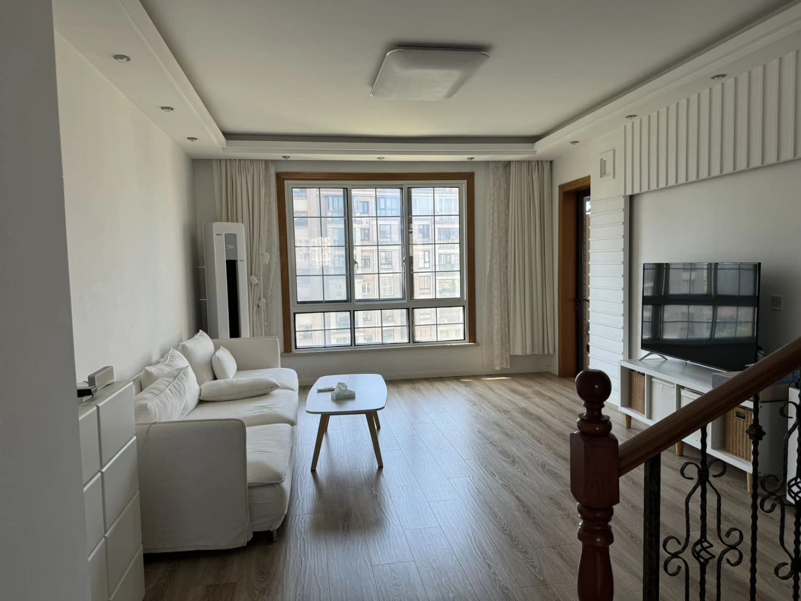 Hongquan Road, 3+1 Bedrooms, 2 Living Rooms, 2 Bathrooms, Finely Decorated, Near Subway