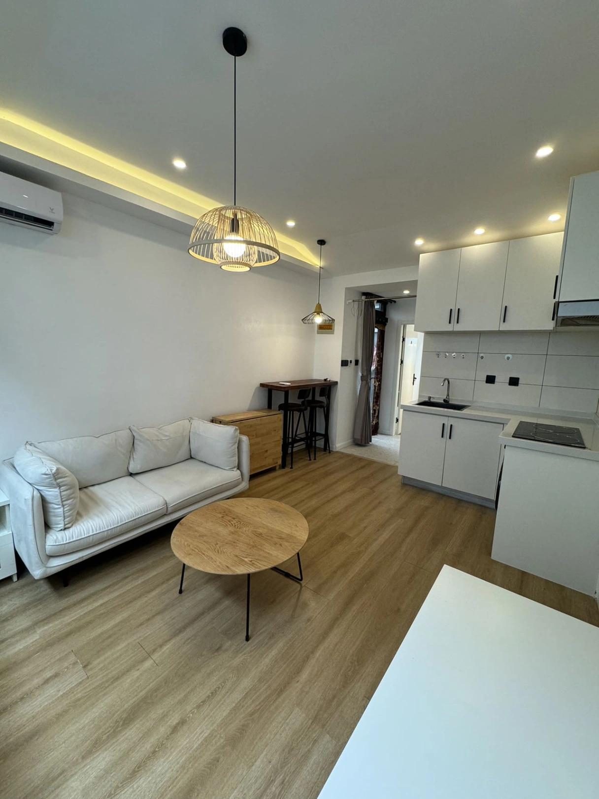 Yonghegong, 21 Xilou 2nd Alley, Separate Type 1 Bdr, South-Facing, Floor Heating