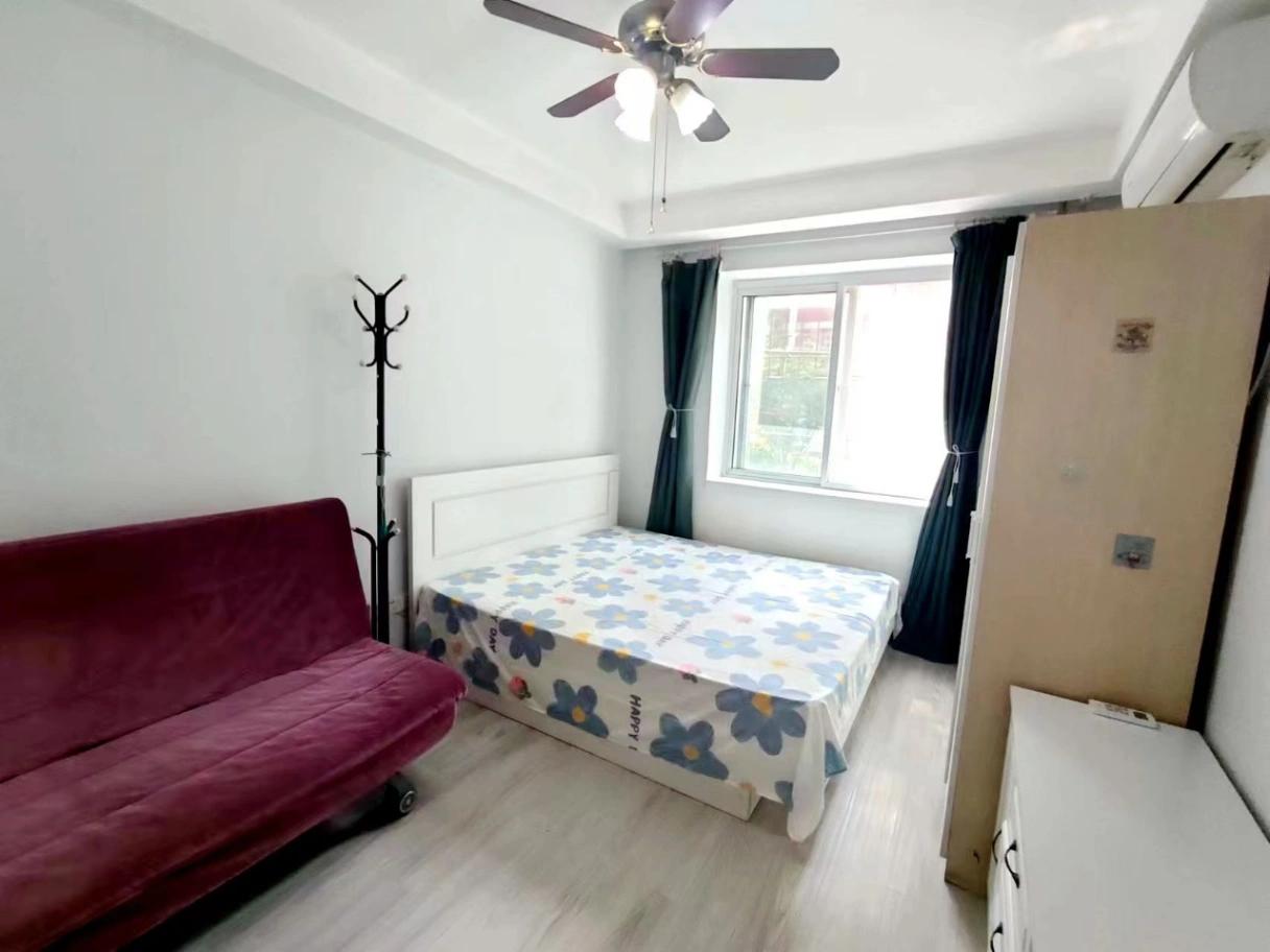 Chaoyangmen, Gongti East Road, 1st Floor, 1 Bedroom, Fully Furnished