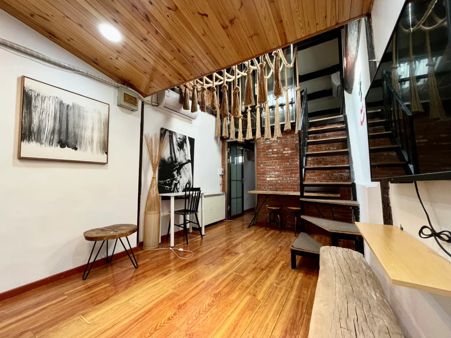 Dongsi, No. 75 Bensi Hutong, Detached House, Loft, 2 Bds, Cozy Interior