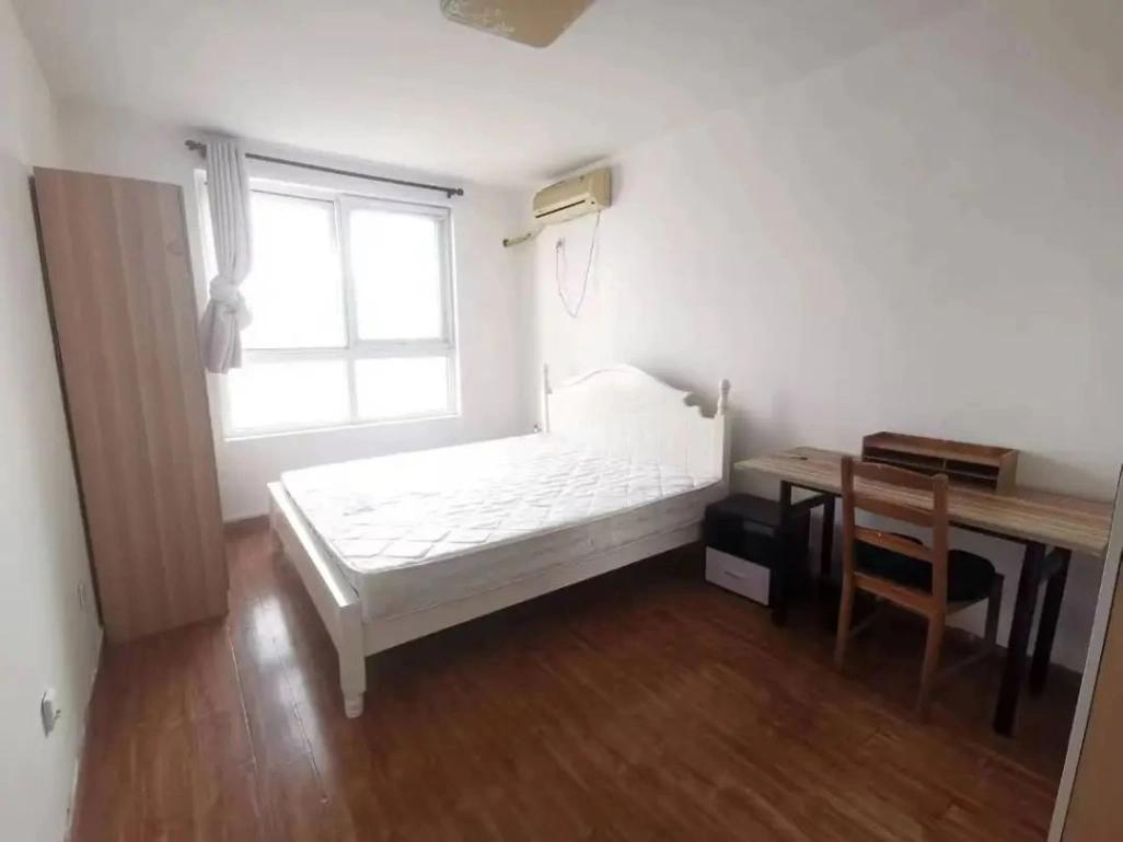 Wudaokou, Wudaokou Jiayuan, East-Facing master bedroom with en-suite bathroom, Share House