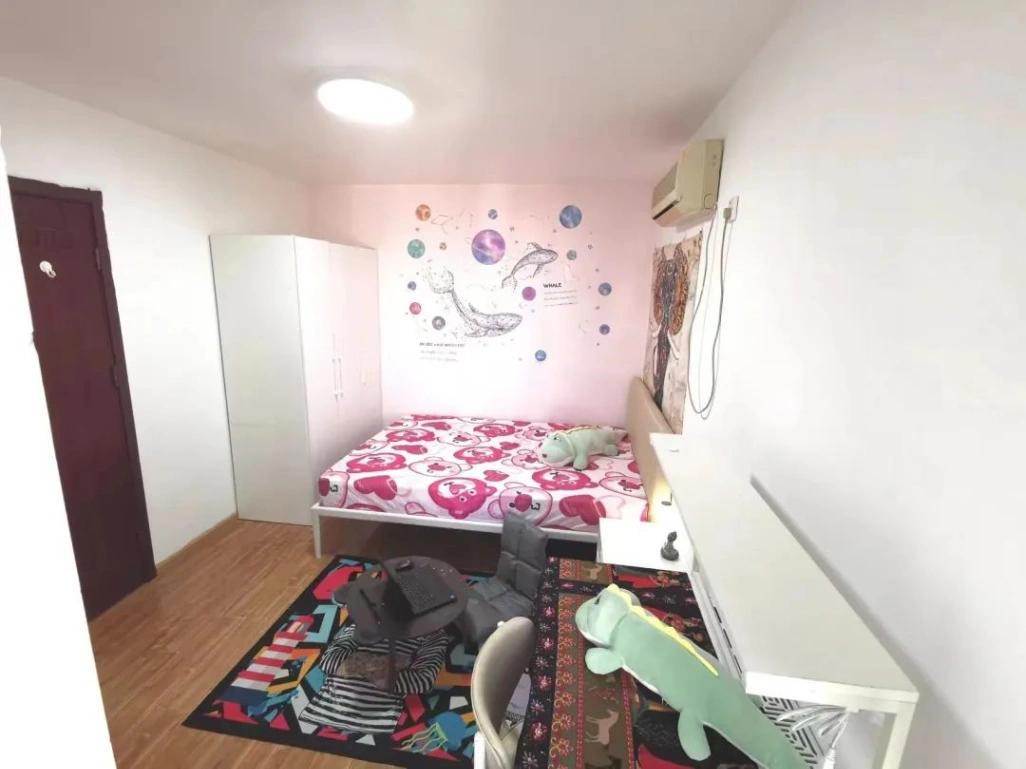 Wudaokou, Wudaokou Jiayuan, Finely decorated East-facing secondary bedroom, Near Subway, Share House