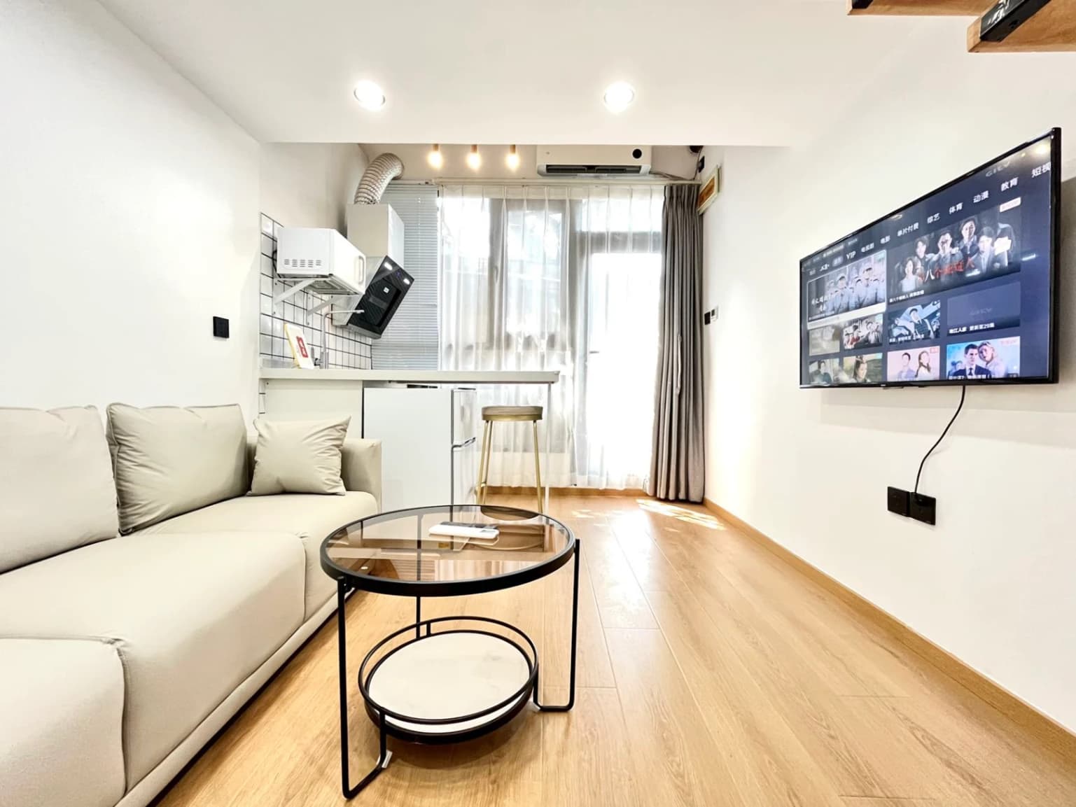 Dongsi, No.39 Yuqun Hutong, South-Facing 1 Bedroom, Custom Large Wardrobe, Near Subway