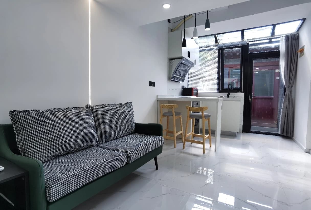 Dongsi, No 7 yard Dongsisantiao, Duplex, Detached House, 1 Bdr, Newly Decorated, Near Subway