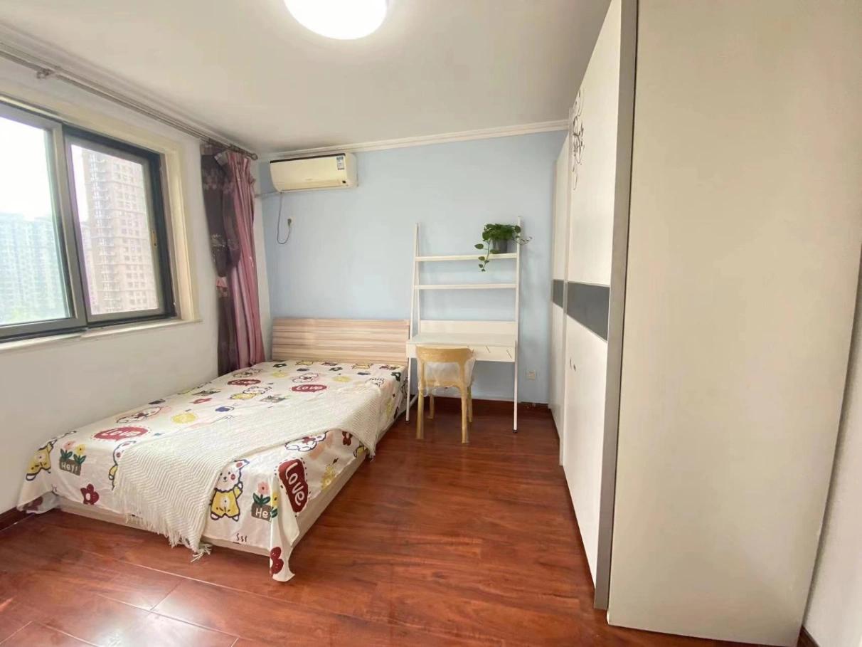 CUC, Dingfu Jiayuan Nanli No. 1 Courtyard, 9th floor, South-facing master bedroom, Shared House