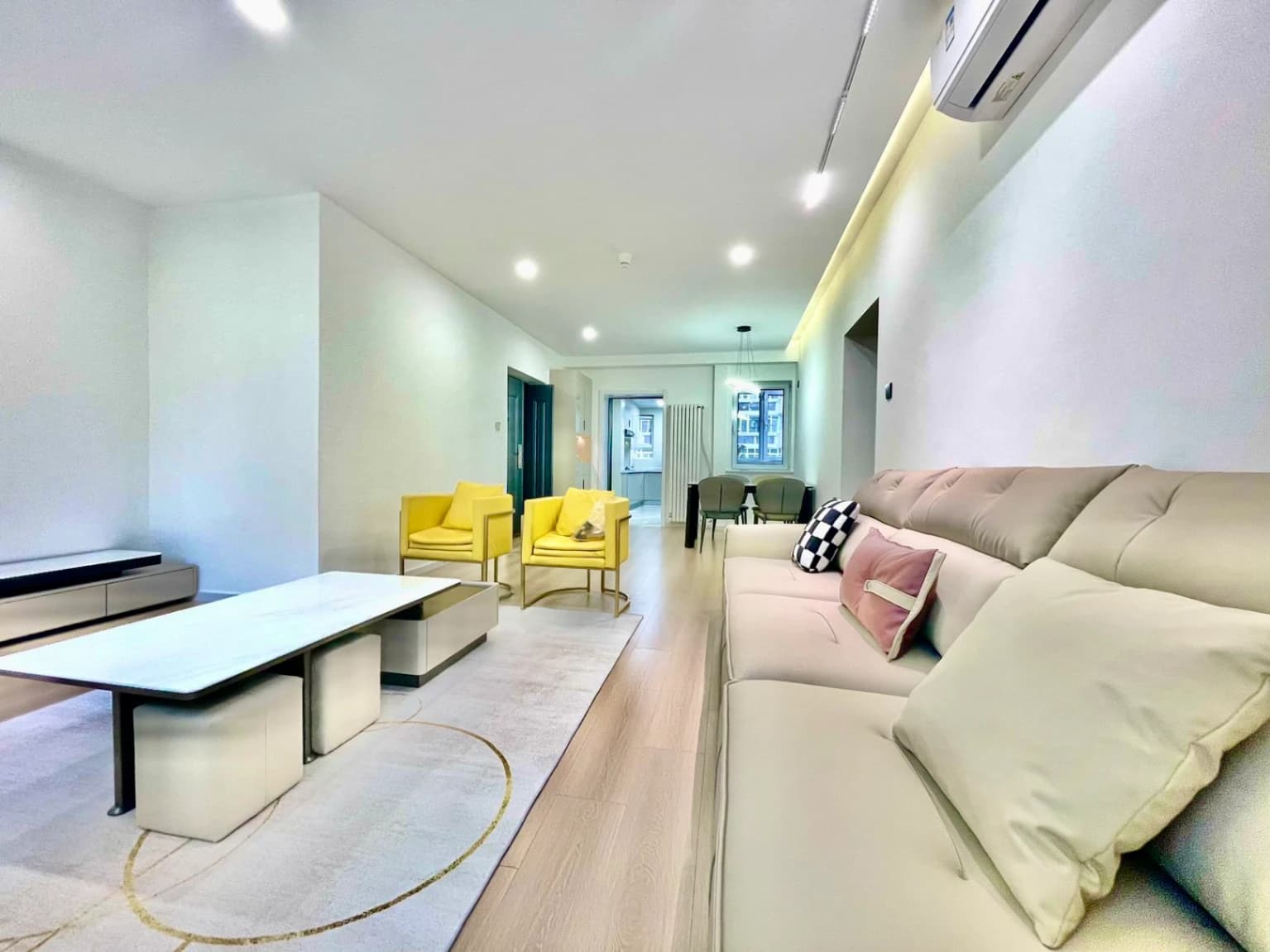 Chaoyang Park, 3 Bds, Fully Furnished